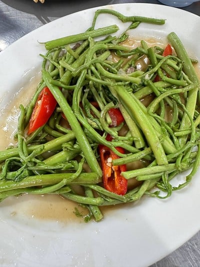 ผักผักกระเฉดไฟแดง