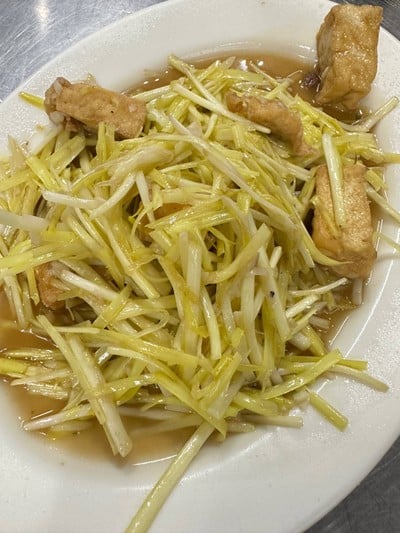 กุยช่ายขาวผัดเต้าหู้