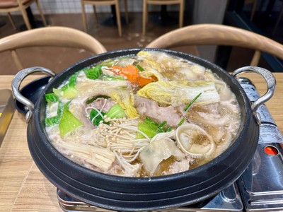 ชาบูหมูหม้อไฟ มานดูจอนโคลPork shabu(สำหรับลูกค้ามีหม้อที่บ้าน)