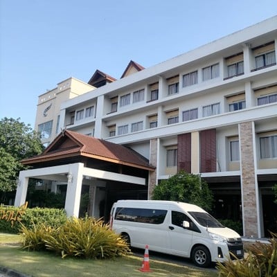 โรงแรมนานาบุรี