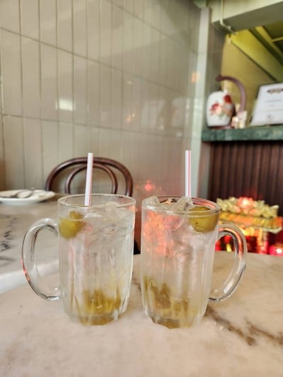 อาหาร หรือ เครื่องดื่ม