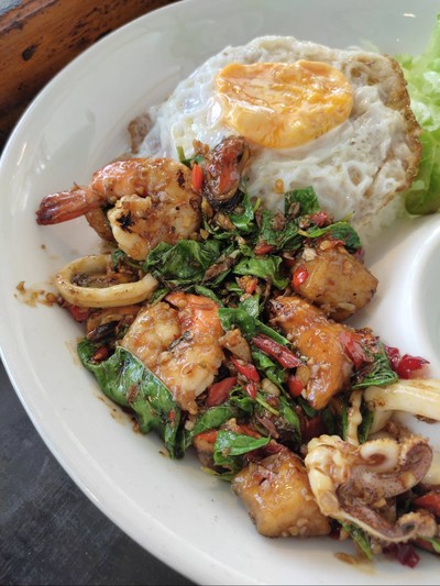 อาหาร หรือ เครื่องดื่ม