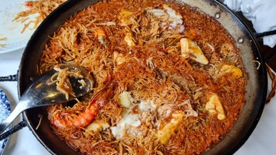 Seafood Fideua