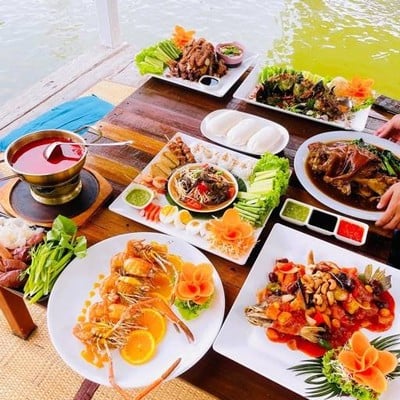 บ้านสวนน้ำใส Cafe’& Restaurant