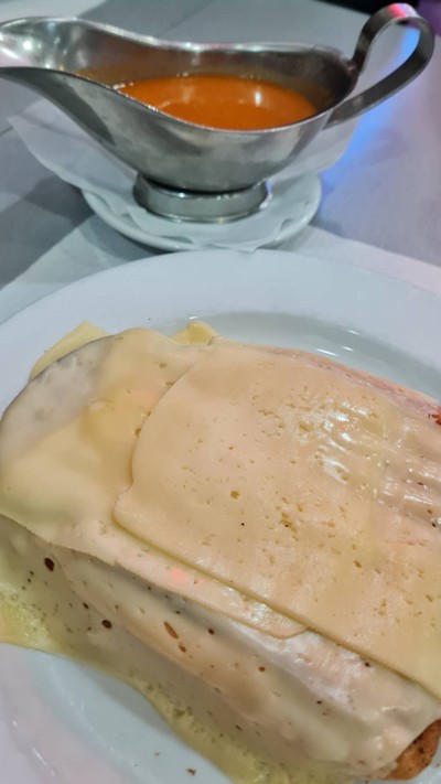 อาหาร หรือ เครื่องดื่ม