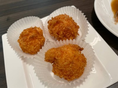 ลูกชิ้นกุ้งทอด