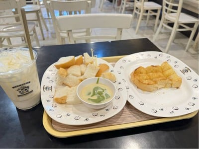 นม & เนย ซีคอนสแควร์  ถ.ศรีนครินทร์