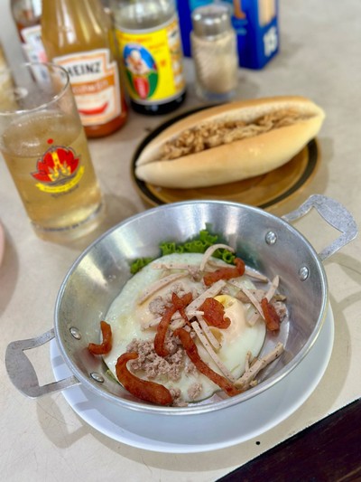 ไข่กระทะ และ ขนมปังยัดไส้