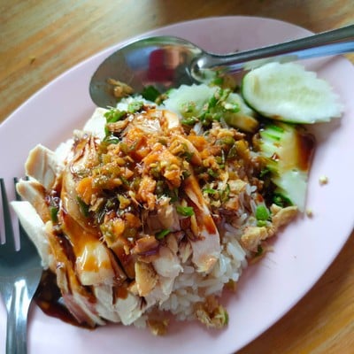 แดนข้าวมันไก่ สาขาสันทรายสายเก่าเยื้องปั๊มPT