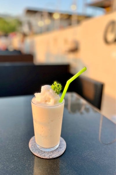 🥥 น้ำมะพร้าวนมสดปั่น. (ราคา 100 บาท.)