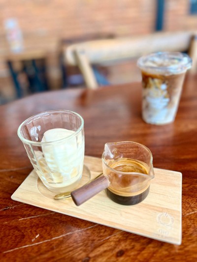 ☕️ Cafe Affogato. (Price 80 Baht.)