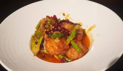 หอยเชลล์กับหน่อไม่ฝรั่งผัดซอสพิเศษ