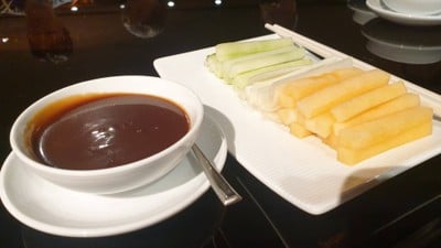 น้ำจิ้มและเครื่องเคียงเป็ดปักกิ่ง