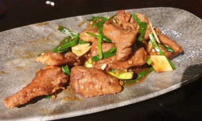 เนื้อเป็ดผัดขิงต้นหอม