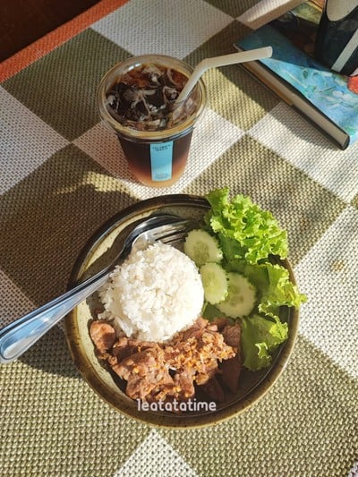 อาหาร หรือ เครื่องดื่ม