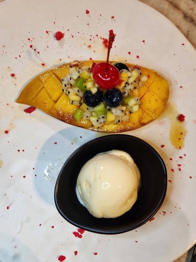 อาหาร หรือ เครื่องดื่ม