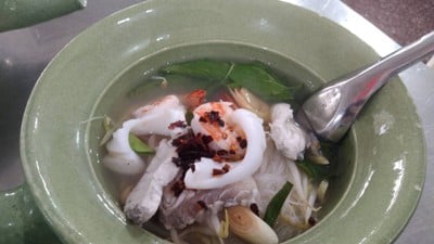 เส้นหมี่ต้มยำทะเล