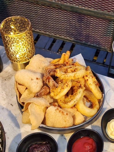 อาหาร หรือ เครื่องดื่ม