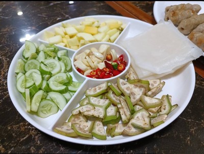 แหนมเนือง