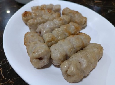 แหนมเนือง