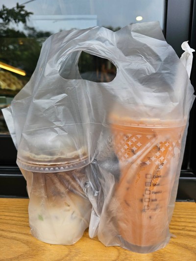 อาหาร หรือ เครื่องดื่ม