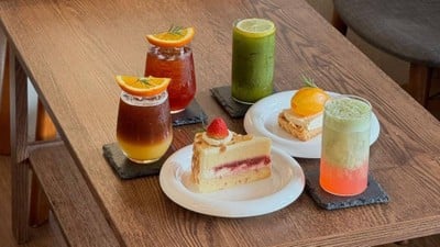 Moon Cafe
