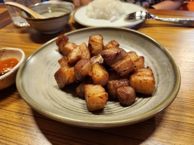 หมูสามชั้นทอดน้ำปลา