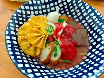 ก๋วยเตี๋ยวเย็นตาโฟทรงเครื่อง