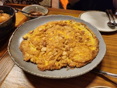 ไข่เจียวกากๆ หมู