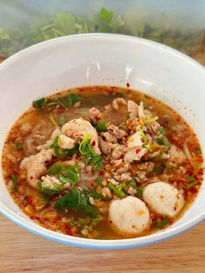 ก๋วยเตี๋ยวหมูต้มยำ