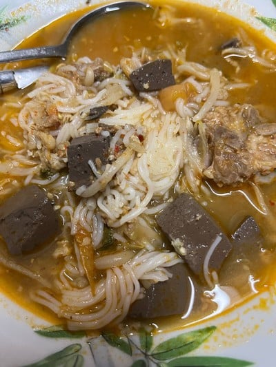 ขนมจีนน้ำเงี้ยว