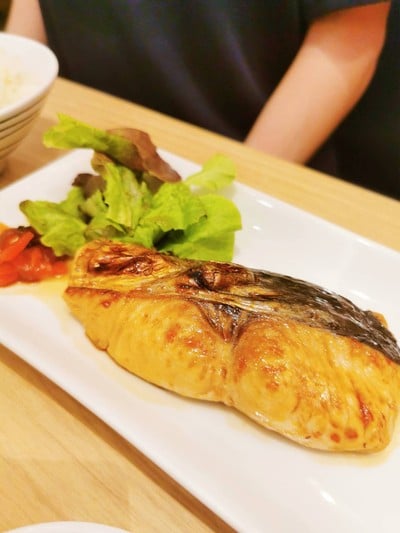 ชุดปลาอินทรีย์ย่างซีอิ๊ว