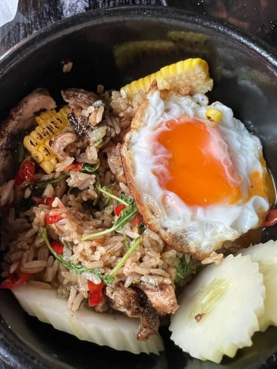 ข้าวกระเพรา