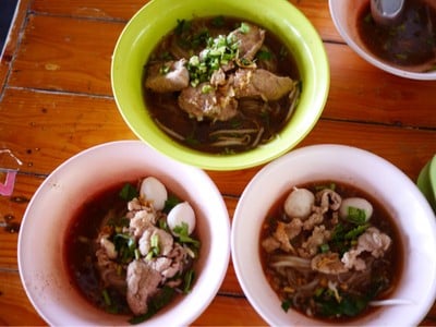 ก๋วยเตี๋ยวน้ำตก หมู