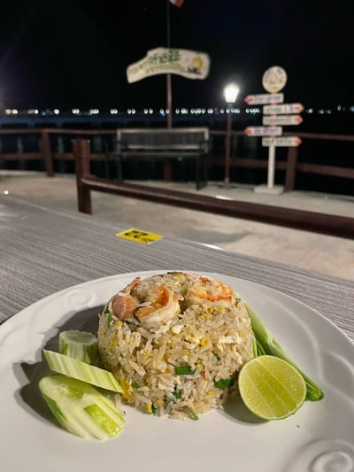 ข้าวผัดทะเล