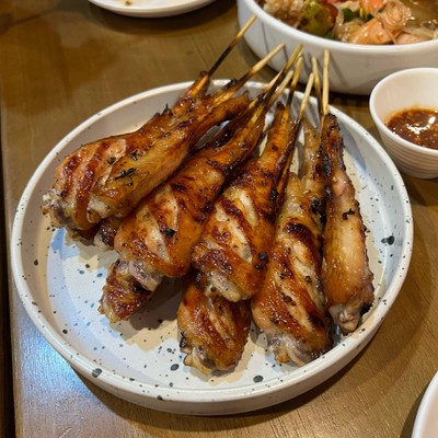 ปีกไก่ย่าง