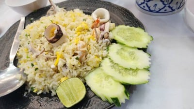 ข้าวผัดทะเล
