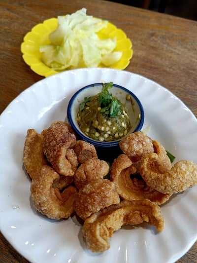 แคปหมูเมือง น้ำพริกหนุ่ม