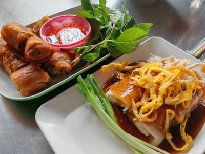 ก๋วยเตี๋ยวต้มยำหมูกรอบ เจ๊ดำ (ลำลูกกา)