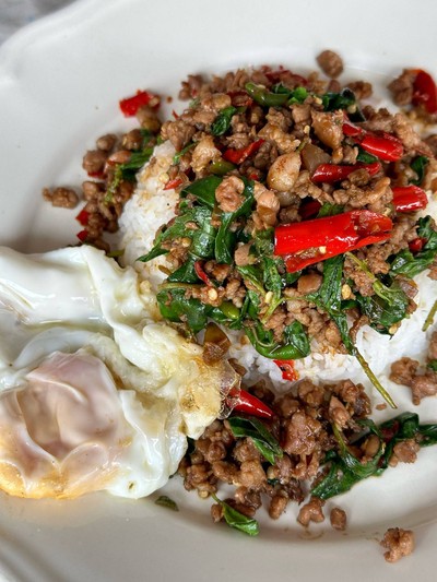 กะเพราหมูสับ