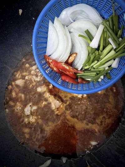 วิธีทำ เต้าหู้ไข่ ไก่สับผัดน้ำพริกเผา วิธีทำ เต้าหู้ไข่ ไก่สับผัดน้ำพริกเผา