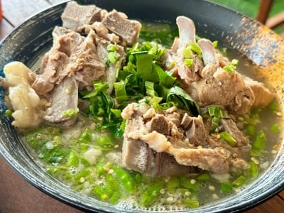 เล้งแซบ