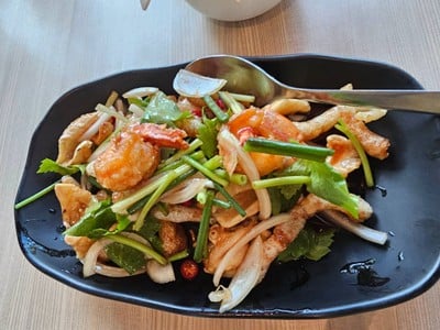 ยำสามกรอบ