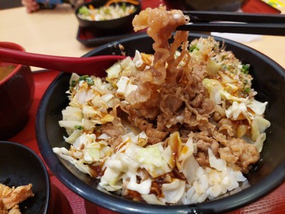 เซ็ตข้าวหน้าเนื้อโอโคโนมิ ไก่คาราเกะ