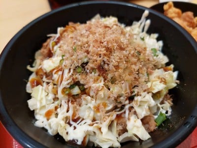 เซ็ตข้าวหน้าเนื้อโอโคโนมิ ไก่คาราเกะ