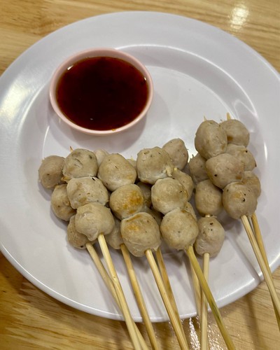 ลูกชิ้นหมูจิ๋ว