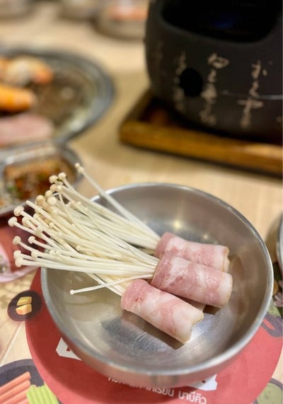 🥓 เบคอนพันเห็ดเข็มทอง.