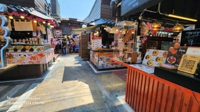 ตลาดปลาบางแสน