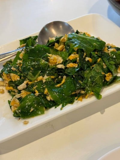 ใบเหลียงผัดไข่