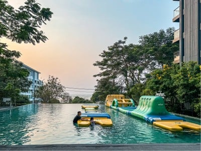 สระว่ายน้ำ/ชายหาด